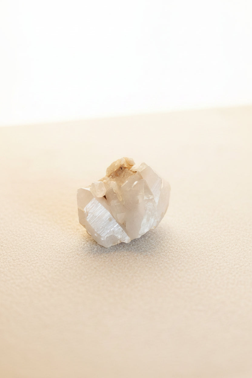 Raw Quartz Crystal – Natural Formation